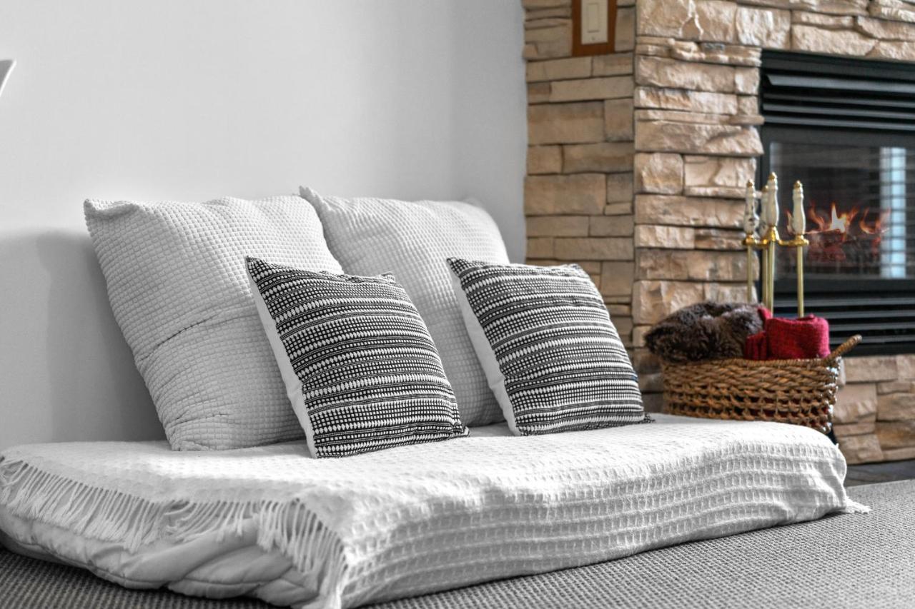 ⭐️ Luxury Mountain View Studio In Canmore ⭐️ ภายนอก รูปภาพ