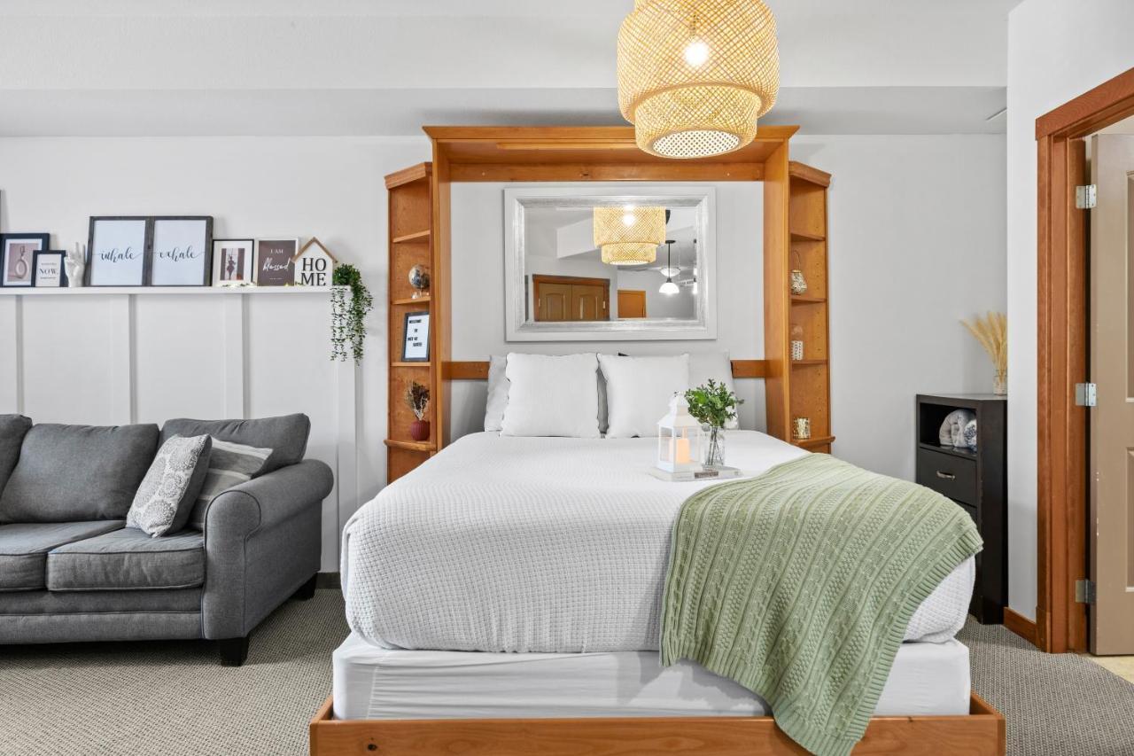 ⭐️ Luxury Mountain View Studio In Canmore ⭐️ ภายนอก รูปภาพ