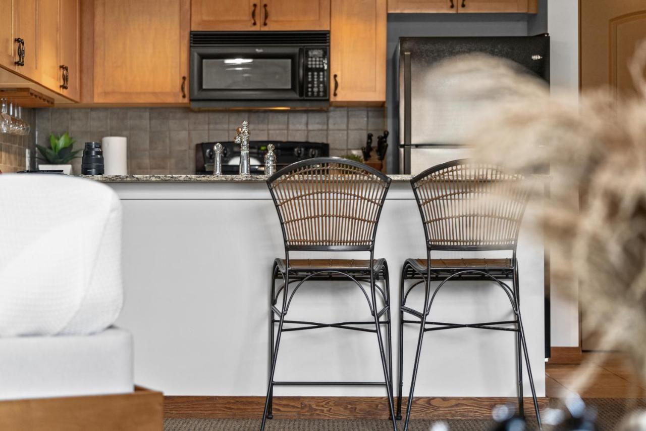 ⭐️ Luxury Mountain View Studio In Canmore ⭐️ ภายนอก รูปภาพ