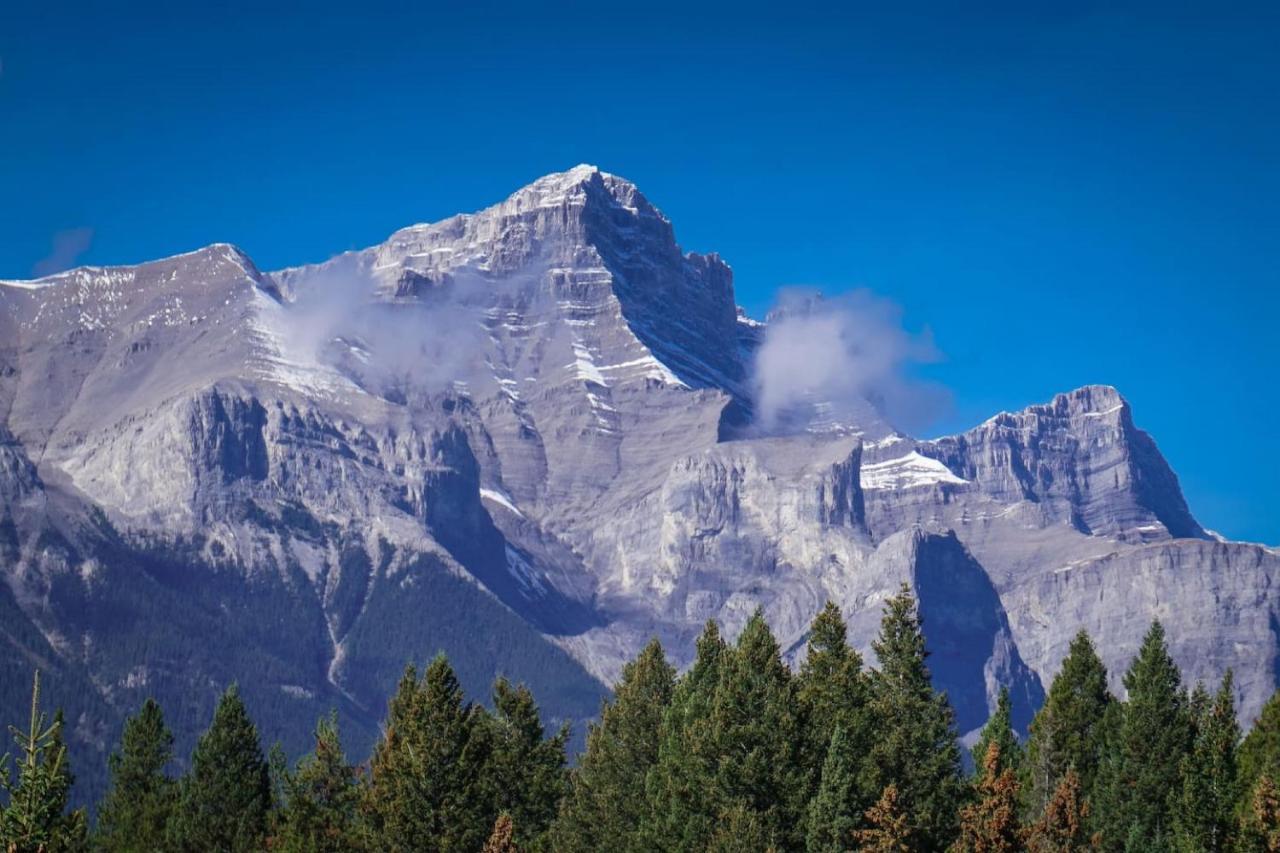 ⭐️ Luxury Mountain View Studio In Canmore ⭐️ ภายนอก รูปภาพ
